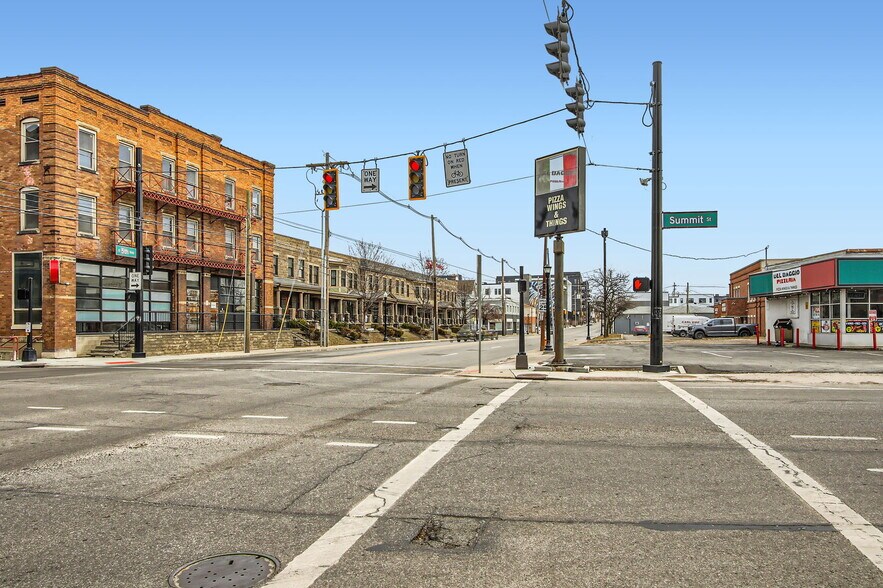 More Photos Of 132 E 5th Ave, Columbus Storefront Retail Residential For Lease