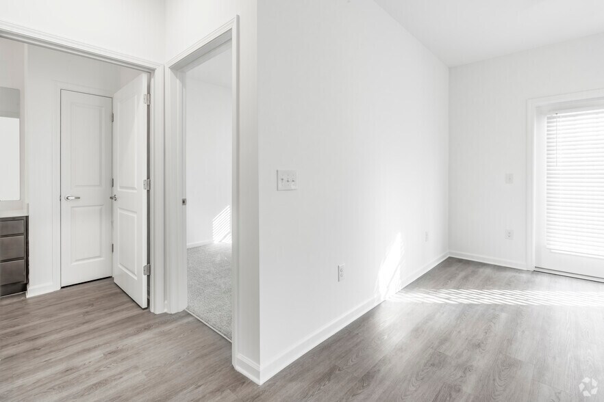 More Photos Of 10615 Steele Creek Rd, Charlotte Apartments For Sale