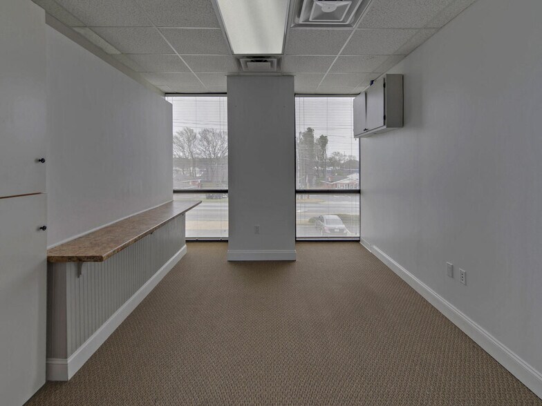 More Photos Of 134 Hurricane Shoals Rd, Lawrenceville Storefront Retail Office For Sale