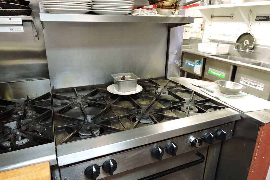 More Photos Of 7991 Route 31, Bridgeport Restaurant For Sale