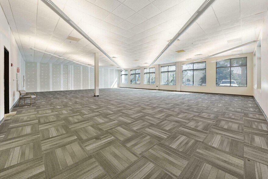 More Photos Of 200 N Richard Jackson Blvd, Panama City Beach Office For Sale