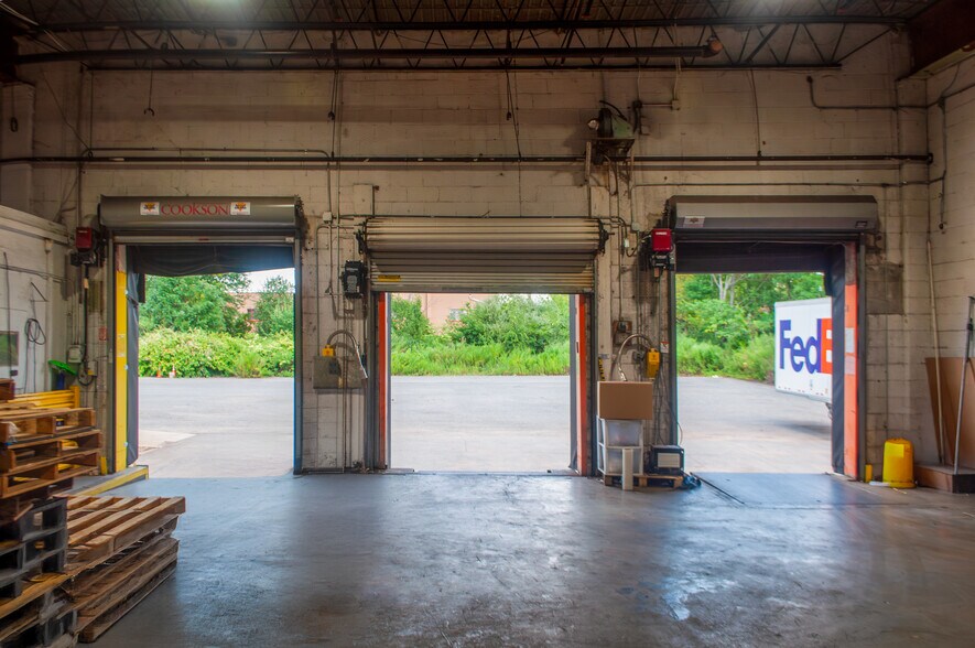 More Photos Of 39 Progress St, Edison Warehouse For Sale