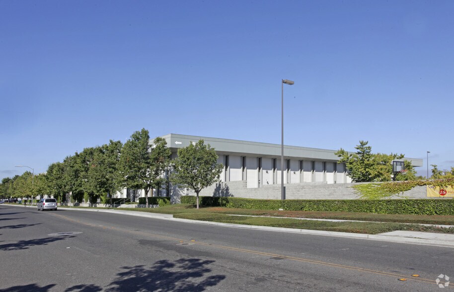 More Photos Of 1887 Monterey Hwy, San Jose Flex For Lease