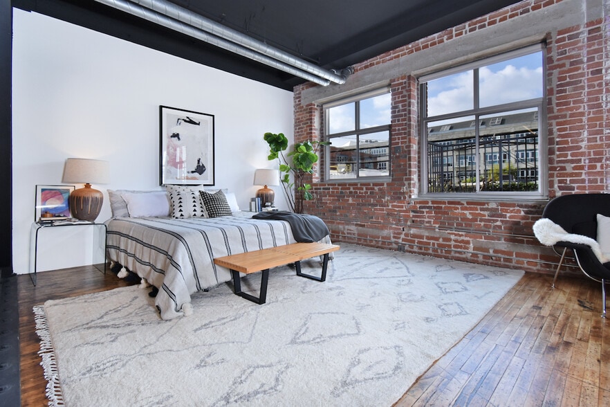 More Photos Of 500-530 Molino St, Los Angeles Office For Sale