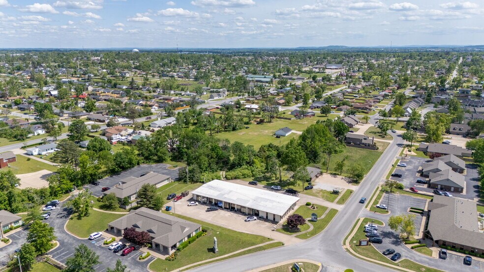 More Photos Of 201 S 20th St, Rogers Loft Creative Space For Lease