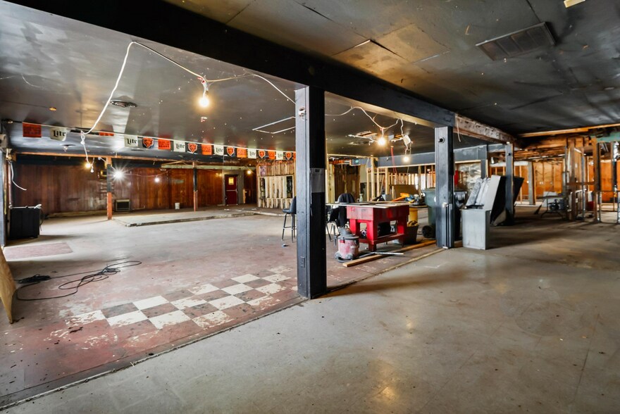 More Photos Of 4 W US Hwy 6, Valparaiso Restaurant For Sale