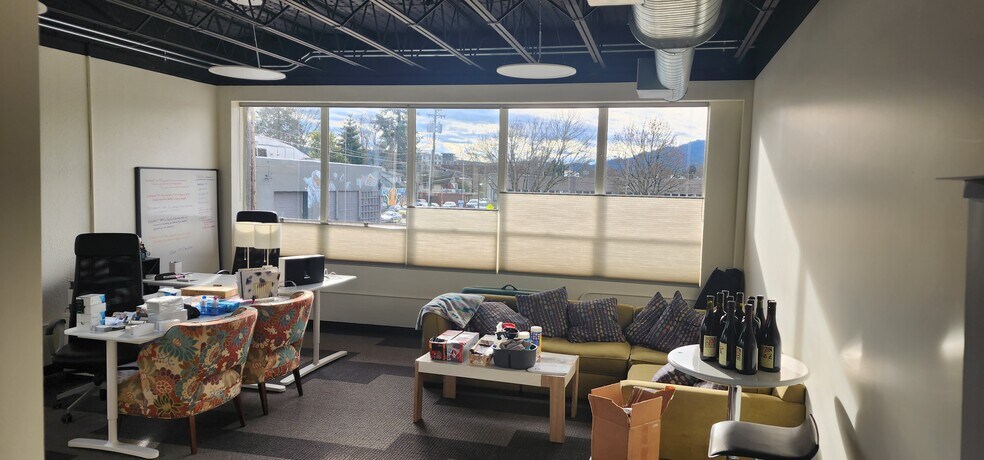 More Photos Of 1235-1259 Willamette St, Eugene Office For Lease