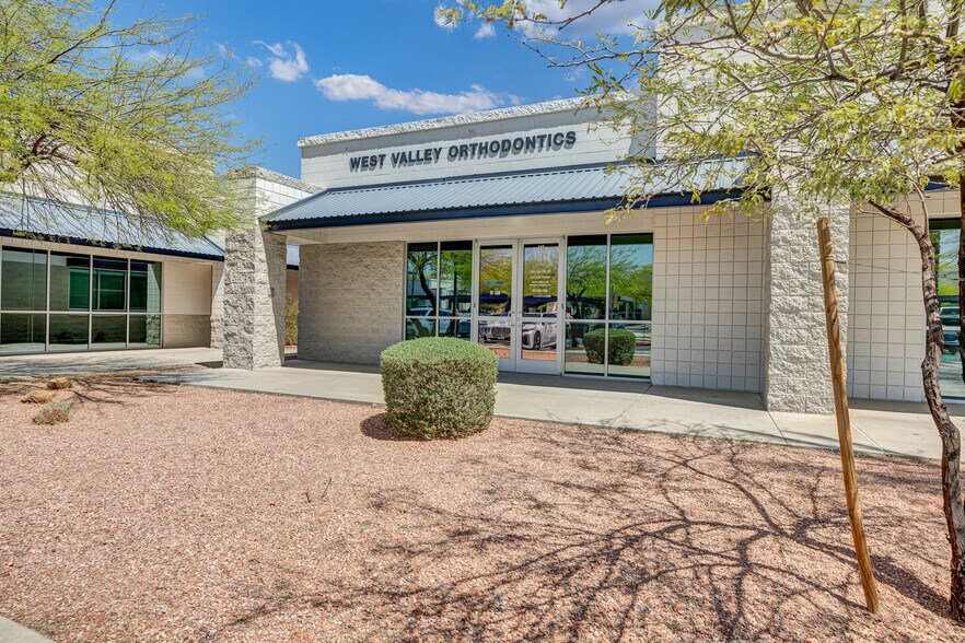 More Photos Of 15276 W Brookside Ln, Surprise Medical For Lease