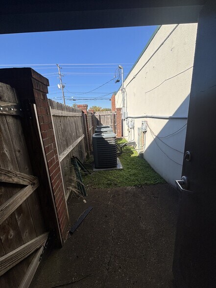 More Photos Of 763-765 W Poplar Ave, Collierville Freestanding For Sale