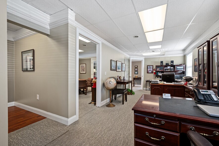 More Photos Of 450 Castle Shannon Blvd, Pittsburgh Storefront For Sale