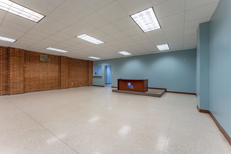 More Photos Of 7370 Chef Menteur Hwy, New Orleans Lodge Meeting Hall For Sale