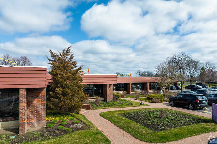 Primary Photo Of 411 E Business Center Dr, Mount Prospect Office For Lease