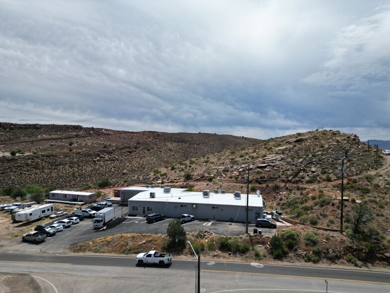 More Photos Of 590 N Main St, Leeds Manufacturing For Sale