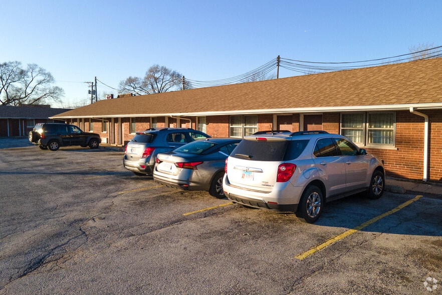 More Photos Of 466 W 162nd St, South Holland Hotel For Sale