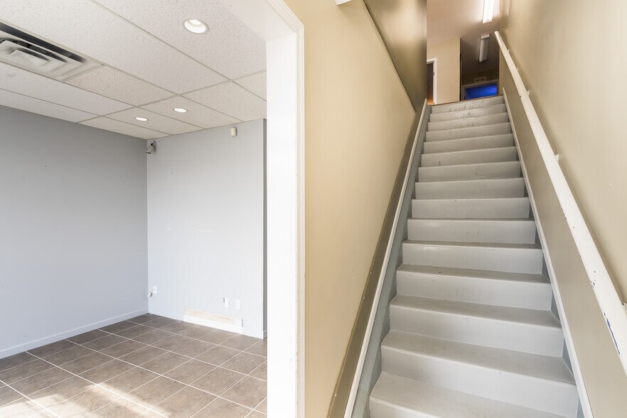 More Photos Of 13761 116 Ave, Surrey Flex For Lease