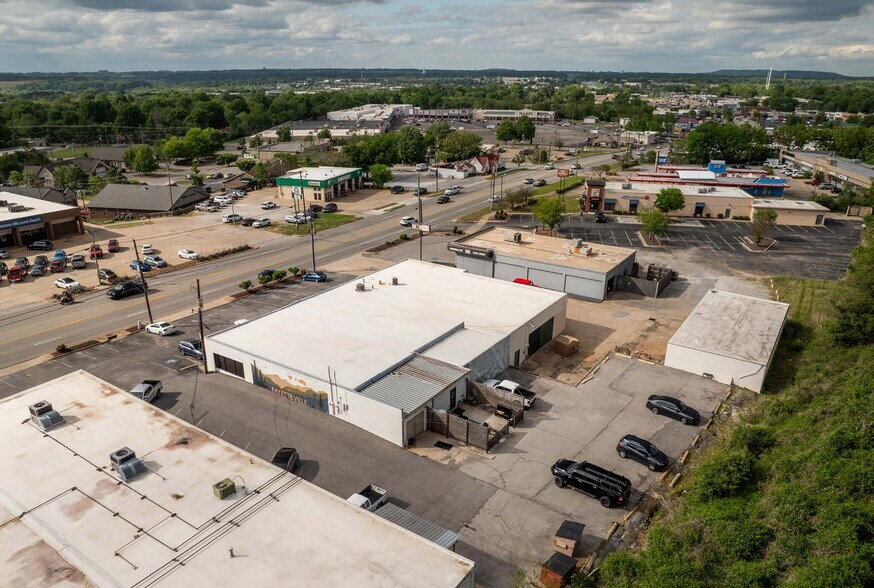 More Photos Of 2820 N College Ave, Fayetteville Light Manufacturing For Lease