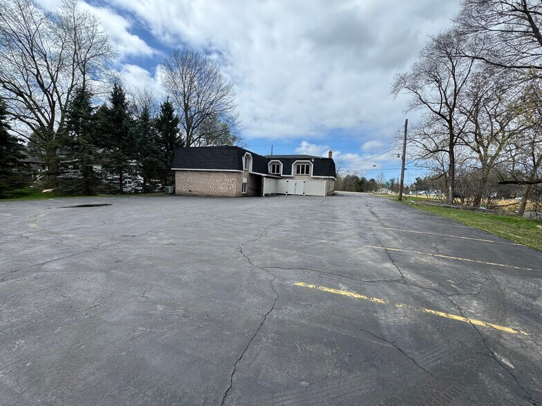 More Photos Of 721 Union Rd, West Seneca Medical For Sale