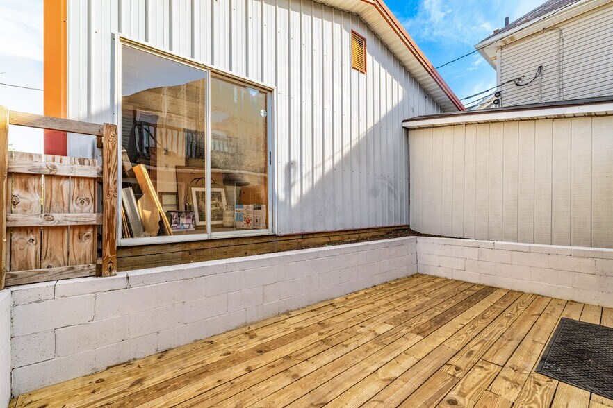 More Photos Of 545 E Main St, Lancaster Office Residential For Sale