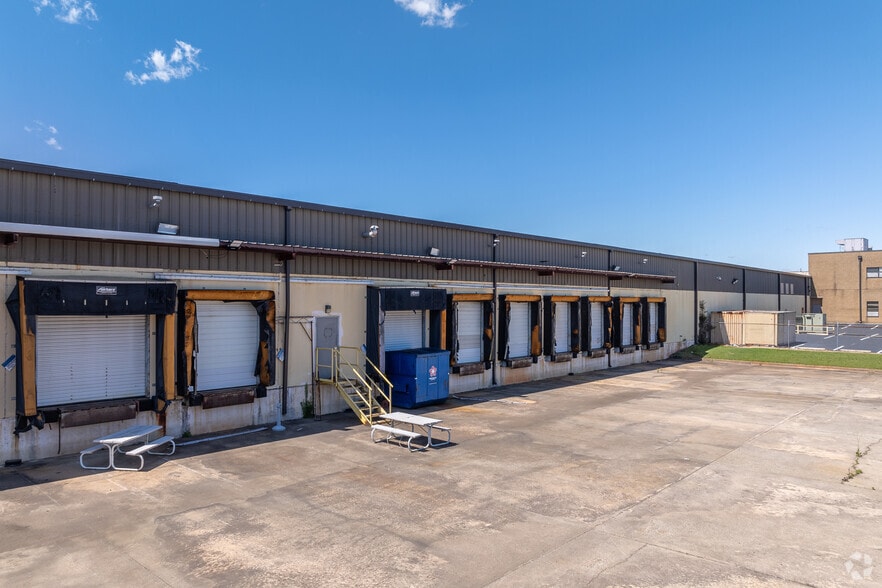 More Photos Of 535 Macon St, McDonough Distribution For Sale