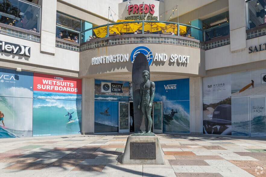 More Photos Of 300 Pacific Coast Hwy, Huntington Beach Unknown For Lease