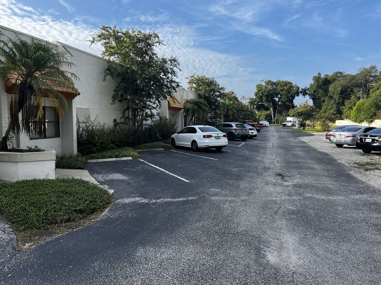More Photos Of 174-B Semoran Commerce Pl, Apopka Light Manufacturing For Sale