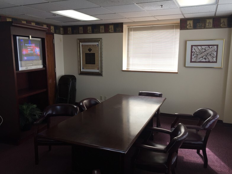 More Photos Of 127 E Michigan St, Indianapolis Loft Creative Space For Lease
