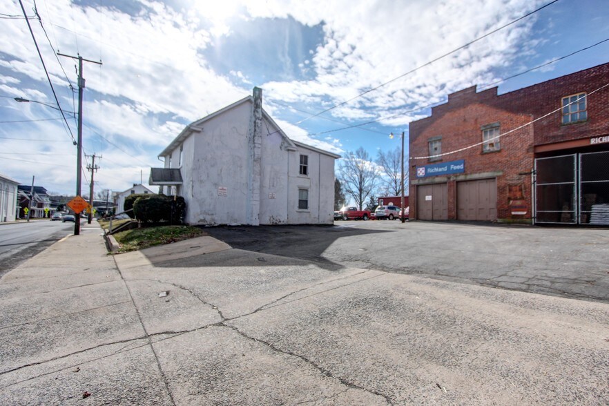 More Photos Of 20 N Main St, Richlandtown Flex For Sale