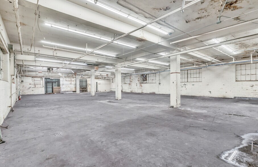More Photos Of 150 Avenue L, Newark Warehouse For Sale