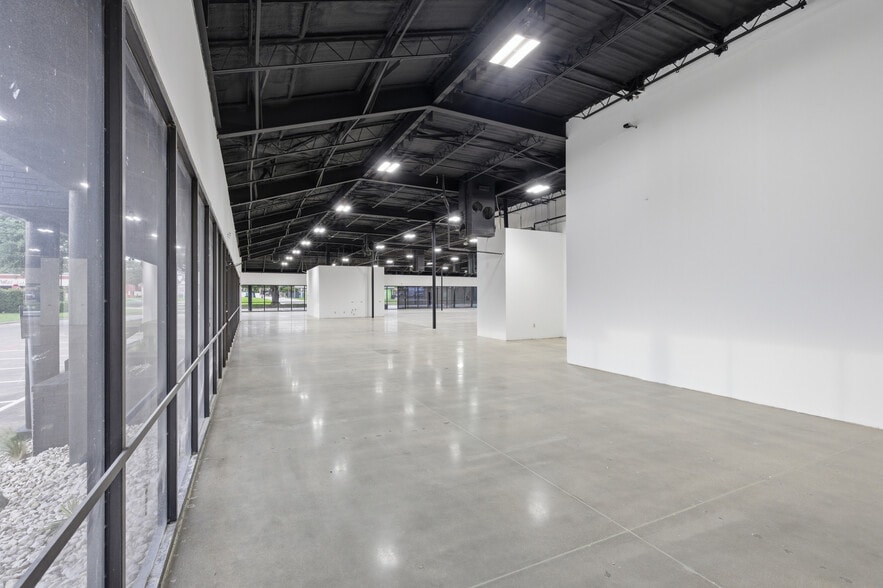 More Photos Of 3420 Sojourn Dr, Carrollton Warehouse For Lease