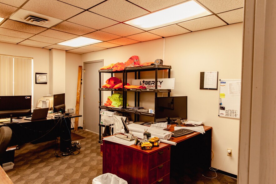 More Photos Of 3448 N Huetter Rd, Post Falls Office For Sale