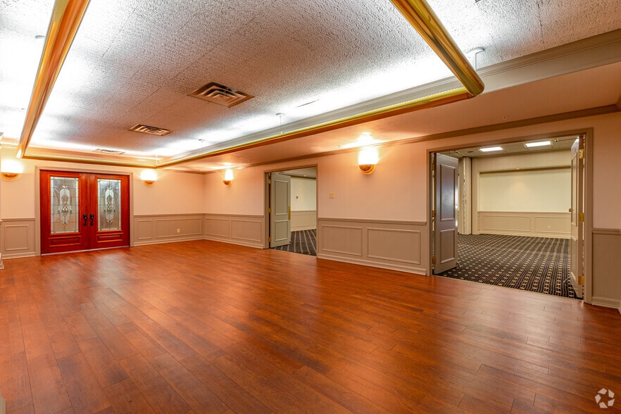 More Photos Of 525 Milam St, Shreveport Office For Sale