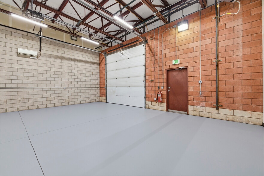 More Photos Of 587-623 Denver Ave, Loveland Flex For Lease