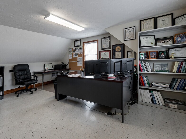 More Photos Of 1823 US-60, Milton Manufacturing For Sale