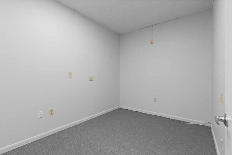 More Photos Of 2339 Sunset Point Rd, Clearwater Medical For Lease