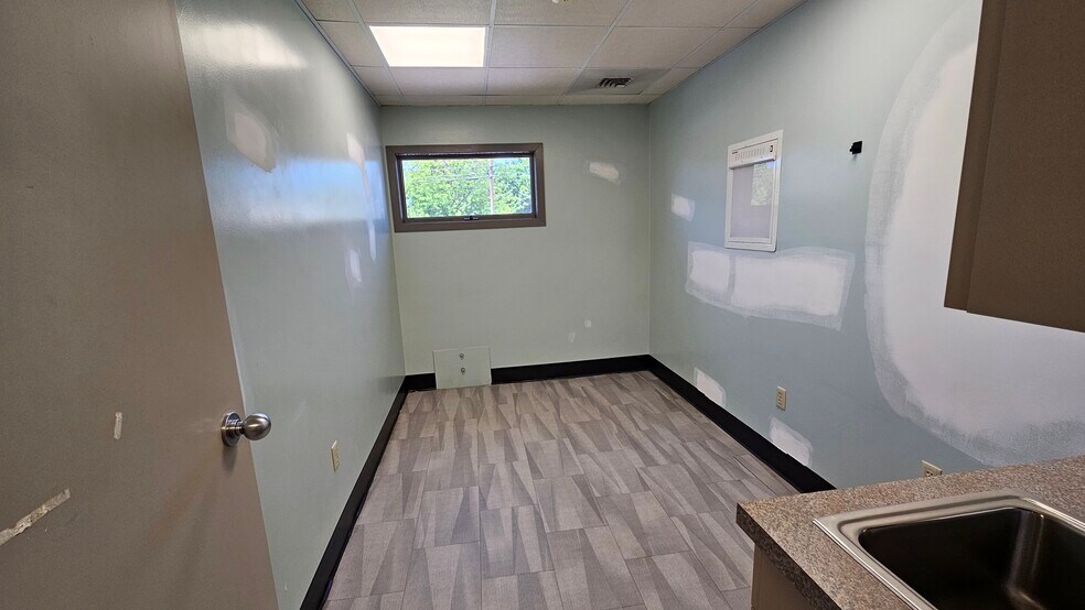 More Photos Of 1340 Lincoln Way E, Chambersburg Office For Lease