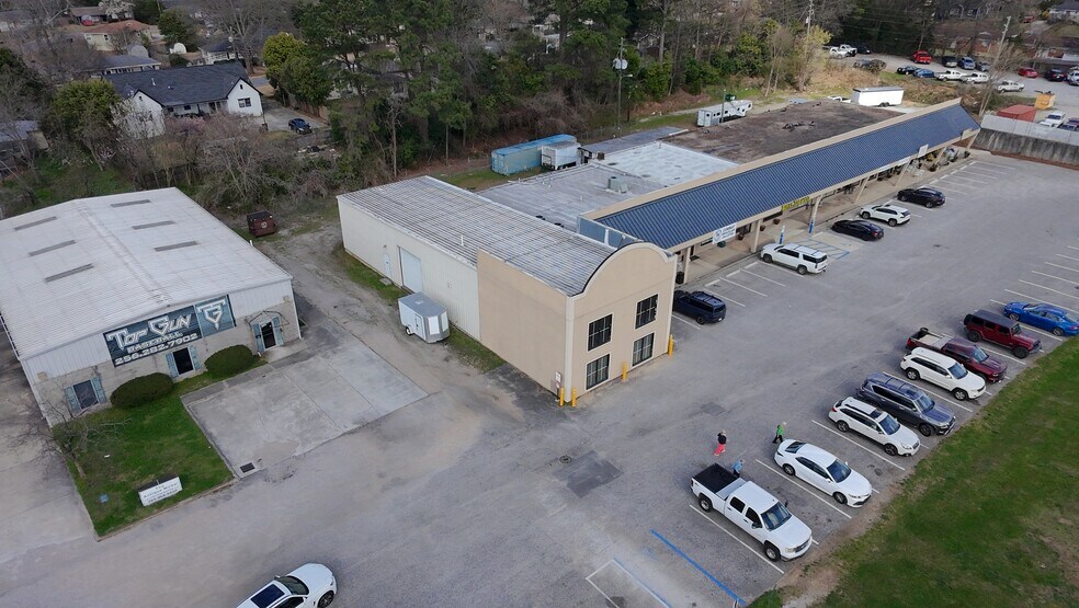More Photos Of 3242-3258 Cahaba Heights Rd, Birmingham Unknown For Lease