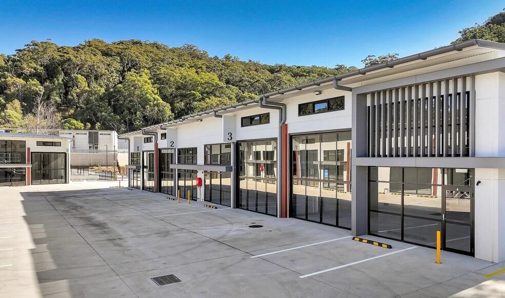 More Photos Of 13 Jusfrute Dr, West Gosford Warehouse For Lease
