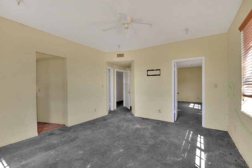 More Photos Of 206 Pilaklakaha Ave, Auburndale Apartments For Sale
