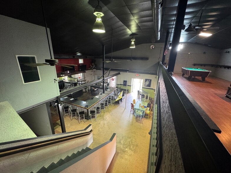 More Photos Of 800 N State St, Bunnell Storefront For Lease