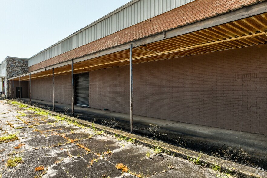 More Photos Of 1420 W Broad Ave, Albany Warehouse For Lease