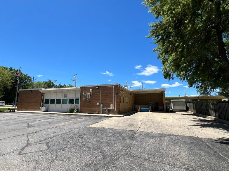 More Photos Of 604 Rollins Rd, Ingleside Post Office For Sale