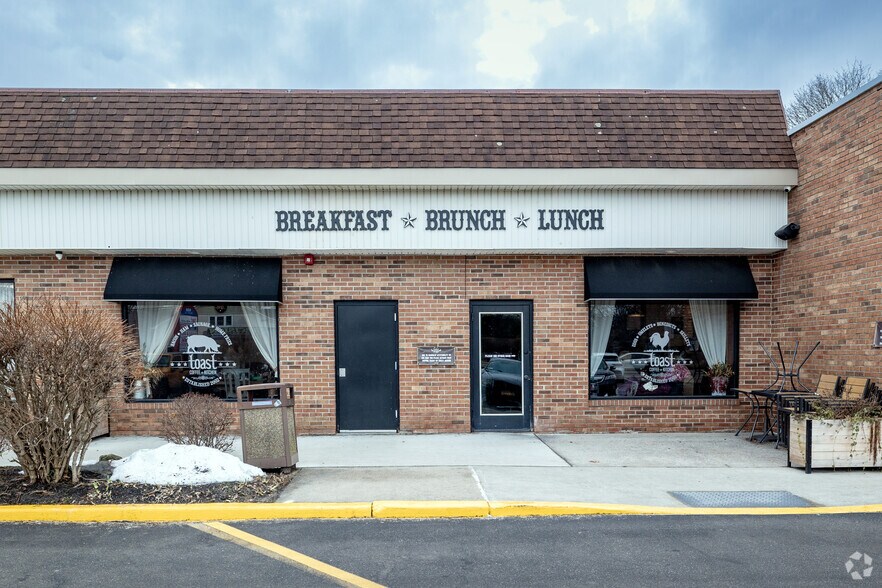 More Photos Of 650 Route 112, Port Jefferson Station Freestanding For Lease