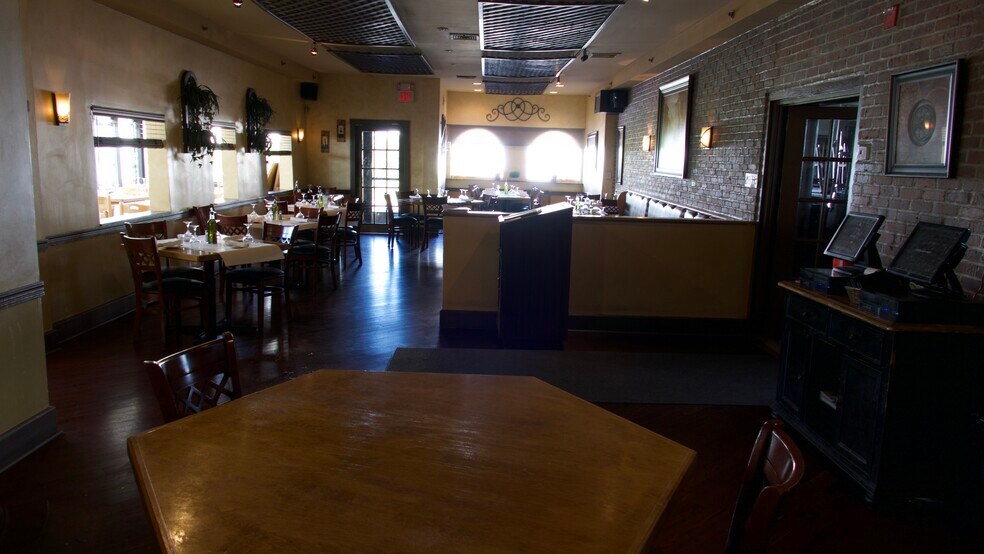 More Photos Of 293 Queen Anne Rd, Teaneck Restaurant For Sale