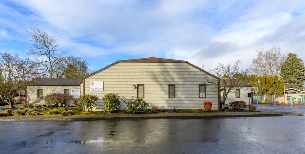 More Photos Of 504 Villa Rd, Newberg Medical For Sale