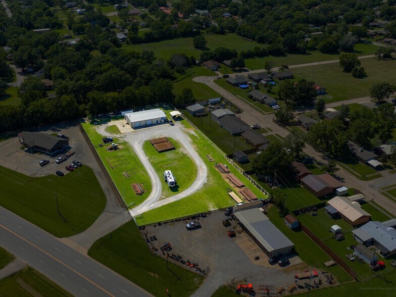 More Photos Of 1601 E Main St, Pawhuska Industrial For Sale