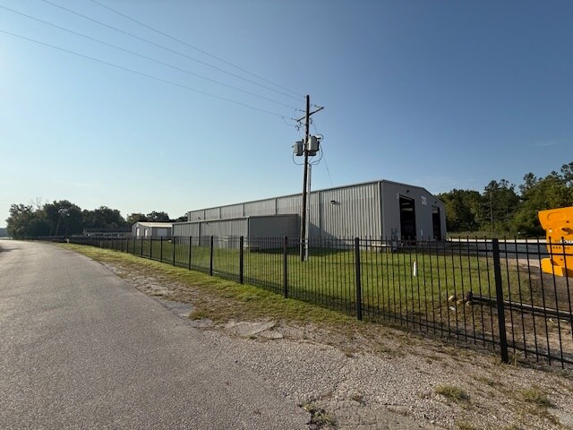 More Photos Of 1105 Old 69 hwy, Kountze Warehouse For Sale