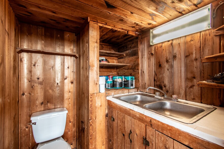 More Photos Of 4929 Everhart Rd, Corpus Christi Freestanding For Sale