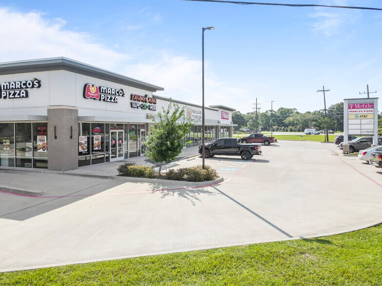 More Photos Of 2139 Highway 146 Byp, Liberty Storefront For Lease