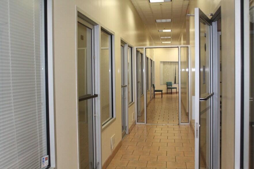 More Photos Of 34-27 Steinway St, Astoria Office For Lease