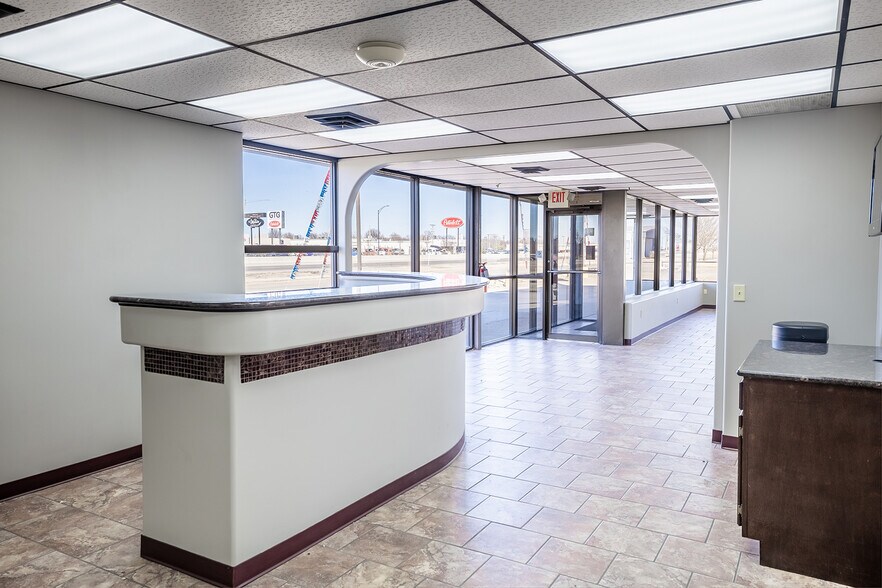 More Photos Of 11209 W Kellogg, Wichita Auto Dealership For Sale